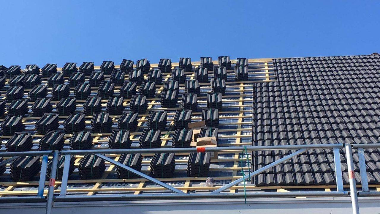 Dakvernieuwing uitbouw in Wassenaar